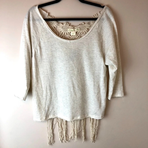 Staring at Stars | Crochet Flower Fringe Top - Picture 2 of 5